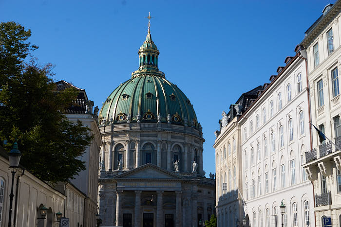 Blick Amalienborg auf die Frederiks Kirke Kopenhagen